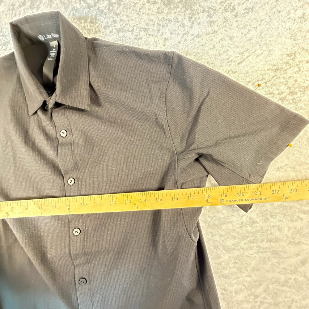 lululemon Button Down Shirt Mens S Gray Excellent Short Sleeve Grid Stretch - Picture 4 of 7